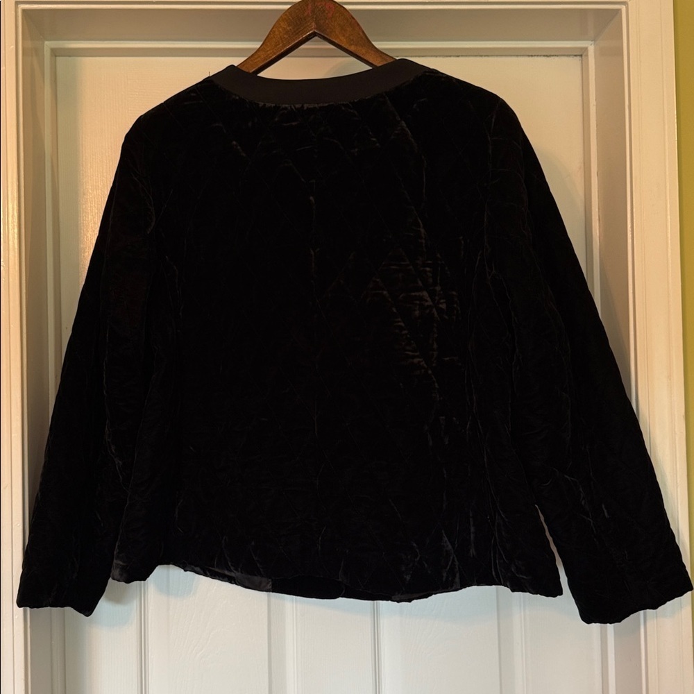 Talbots Black Quilted Blazer with Gold Buttons - size 2X - Picture 3 of 5